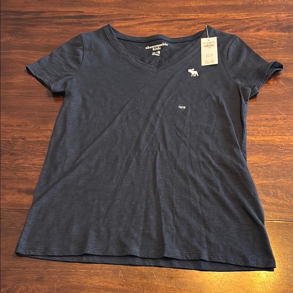 Abercrombie kids, navy blue V-neck T-shirt, new size 15/16